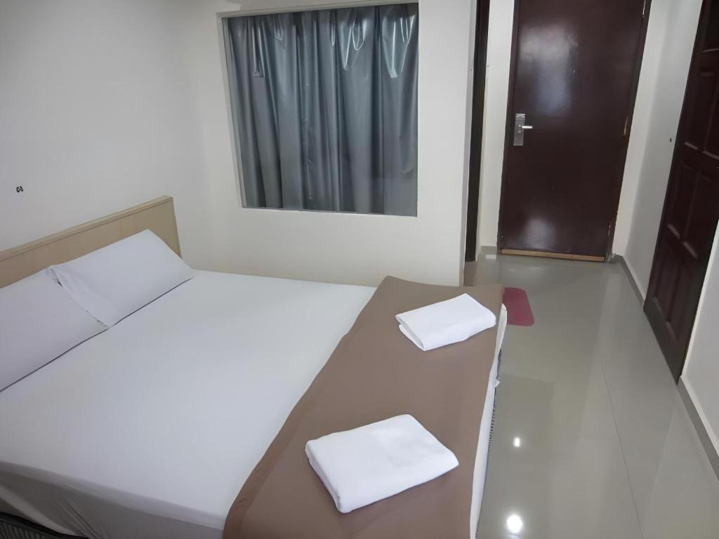 Oyo 89717 Budget Star Hotel Куала Лумпур Екстериор снимка