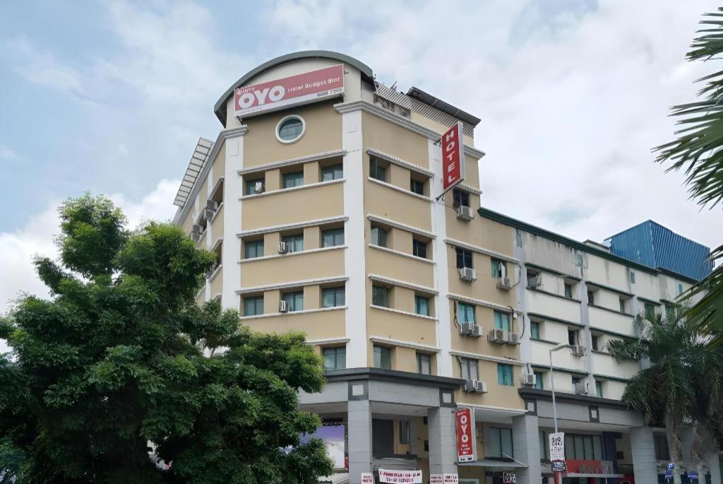 Oyo 89717 Budget Star Hotel Куала Лумпур Екстериор снимка
